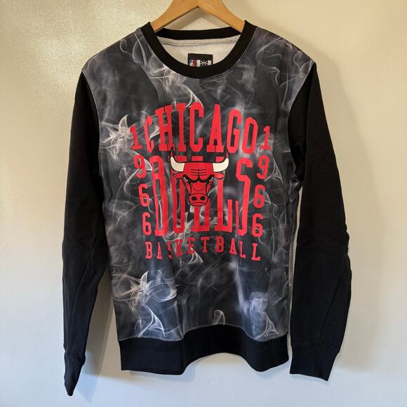 Chicago Bulls 1996 Basketball Sz S Long Sleeve Vintage Crew Sweatshirt NBA U - Picture 2 of 6